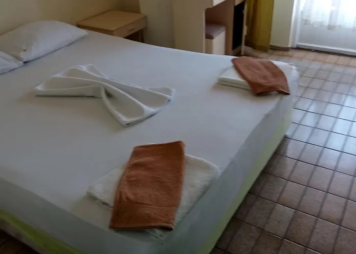 לינה וארוחת בוקר Turkuaz 3*